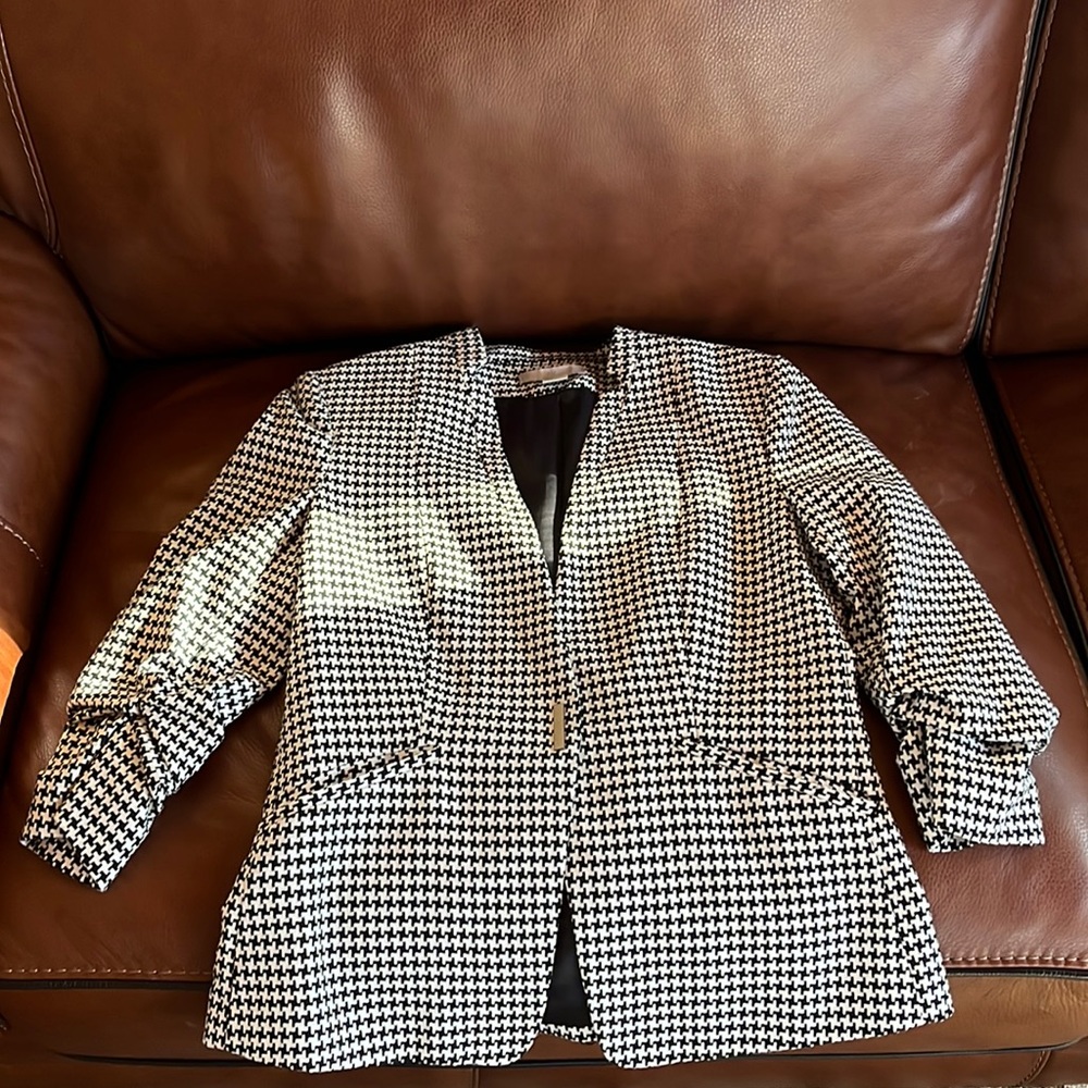 H&M size 12 black and white houndstooth blazer